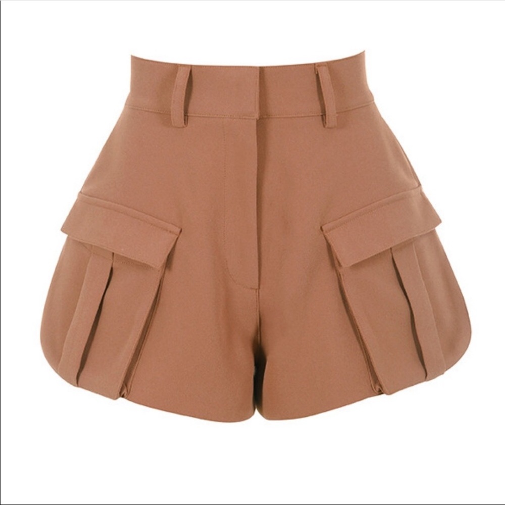 👀 ISO Anja shorts 👀